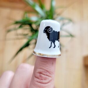 Vintage Ram Bone China Thimble